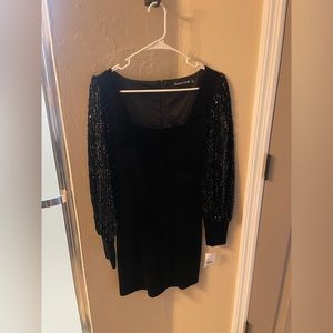 Dillard’s Black Long Sleeve Sequin Formal Dress